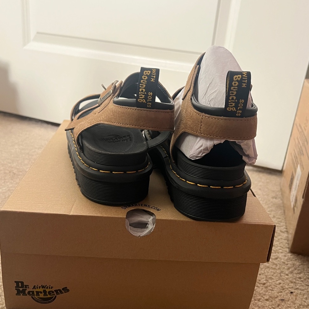 NEW Dr. Martens Blaire SAVANNAH TAN - Picture 9 of 12